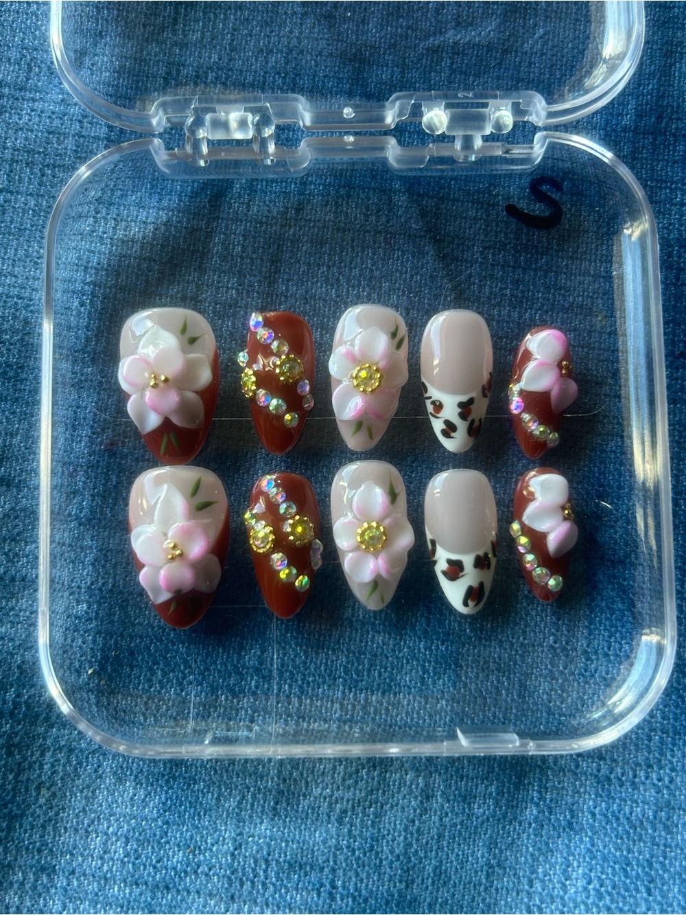 Mini Almond - Handmade Artisan Press On Nails
